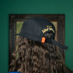 Gorra 5 Paneles Negra Golden