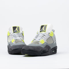 Air Jordan 4 Retro SE 95 Neon
