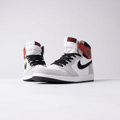 Air Jordan 1 Retro High OG Light Smoke Grey