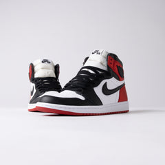 Air Jordan 1 Retro High Satin Black Toe (Talla de mujer)