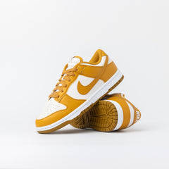 Nike Dunk Low Next Nature Phantom Gold Suede (Talla de mujer)