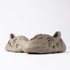 Adidas Yeezy Foam RNNR Stone Salt