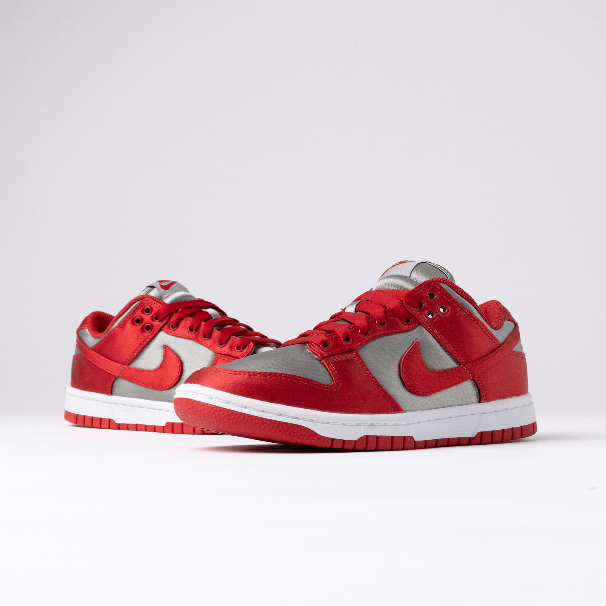 Nike Dunk Low UNLV Satin (Talla de mujer)