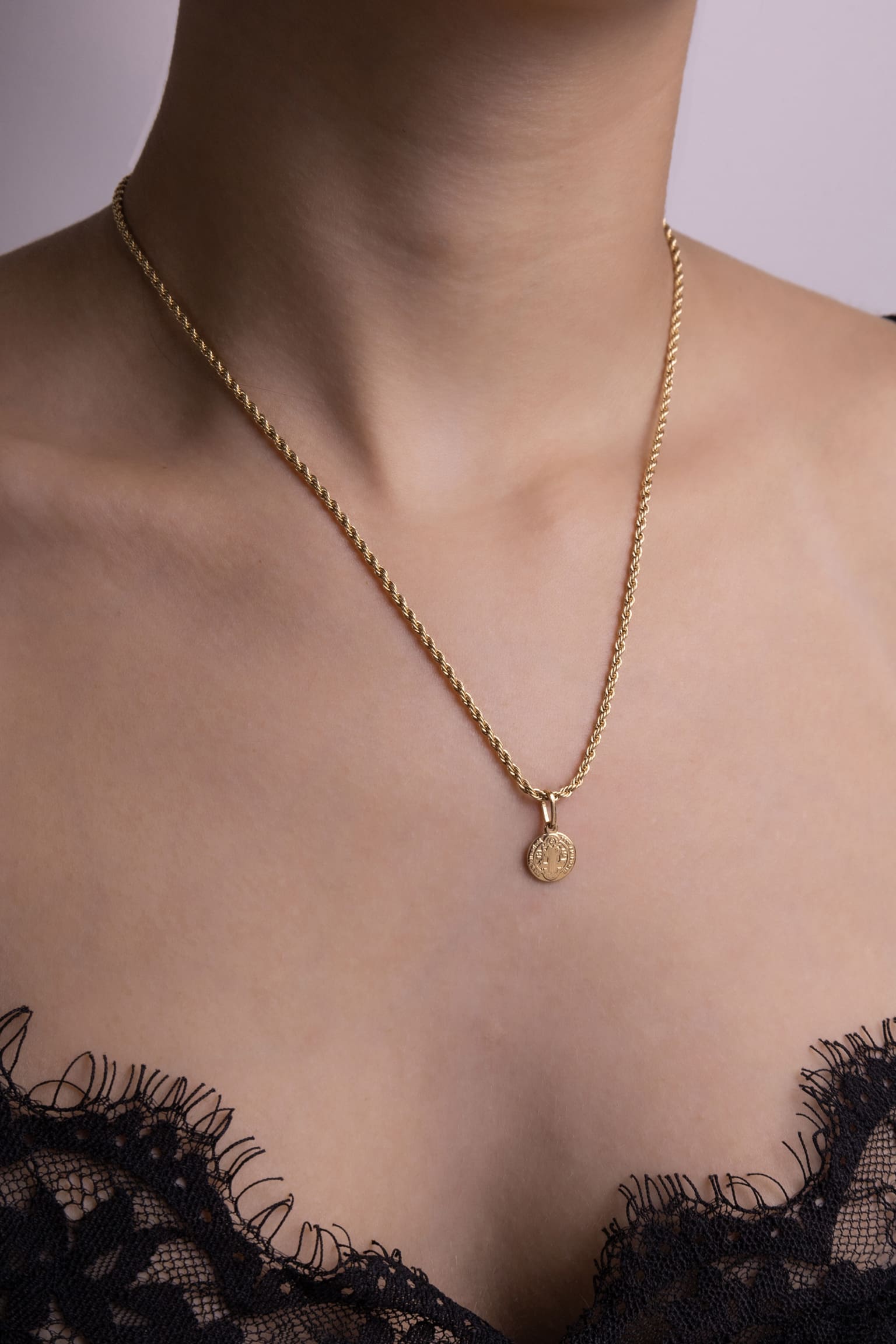 Cadena Lazo en Oro laminado 18k Para Dama