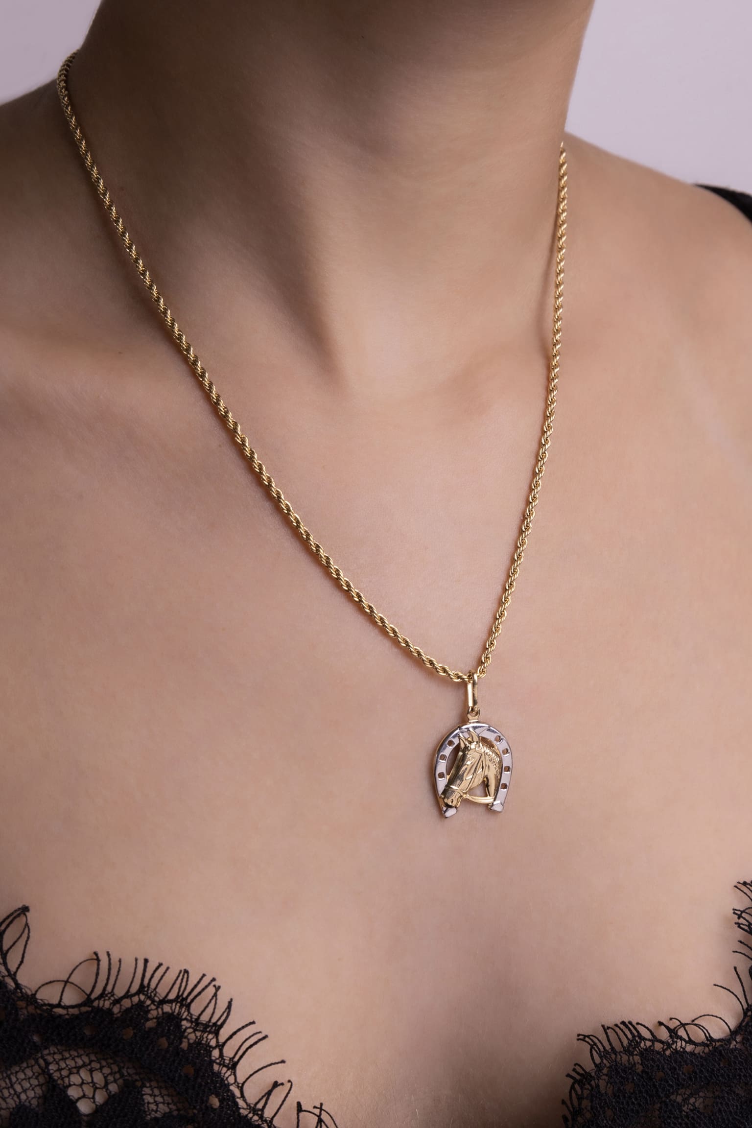 Cadena Lazo en Oro laminado 18k Para Dama