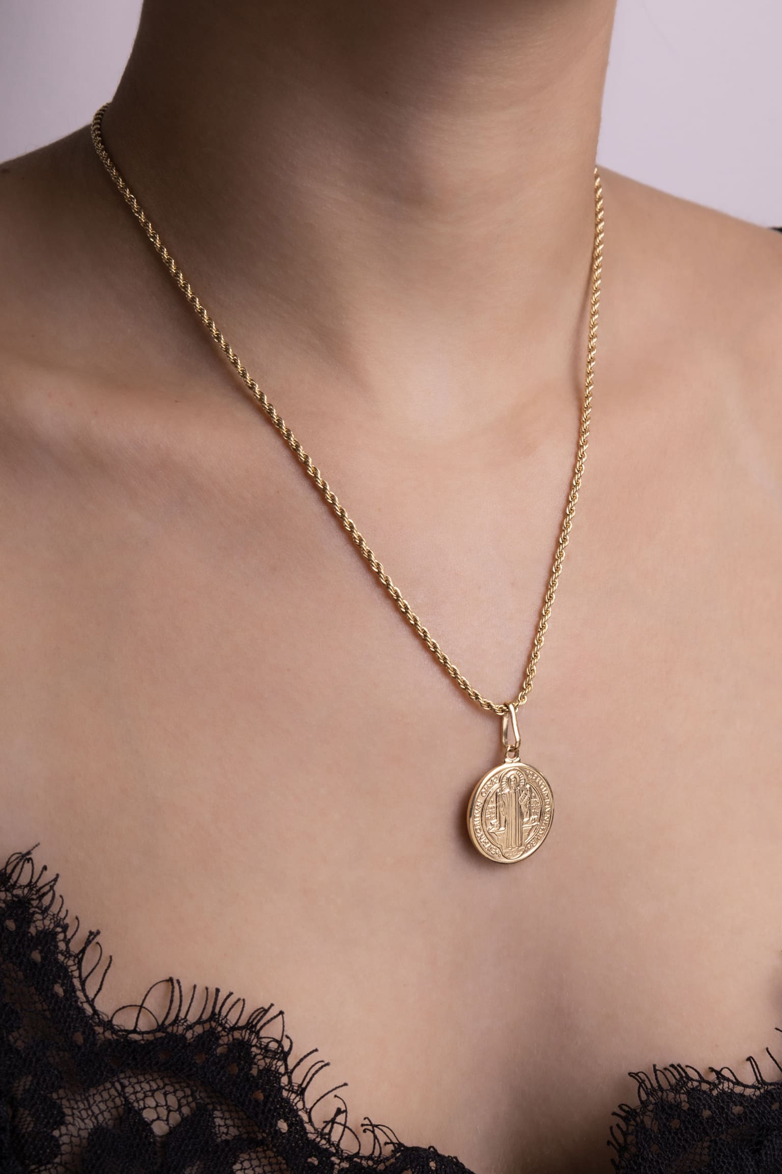 Cadena Lazo en Oro laminado 18k Para Dama