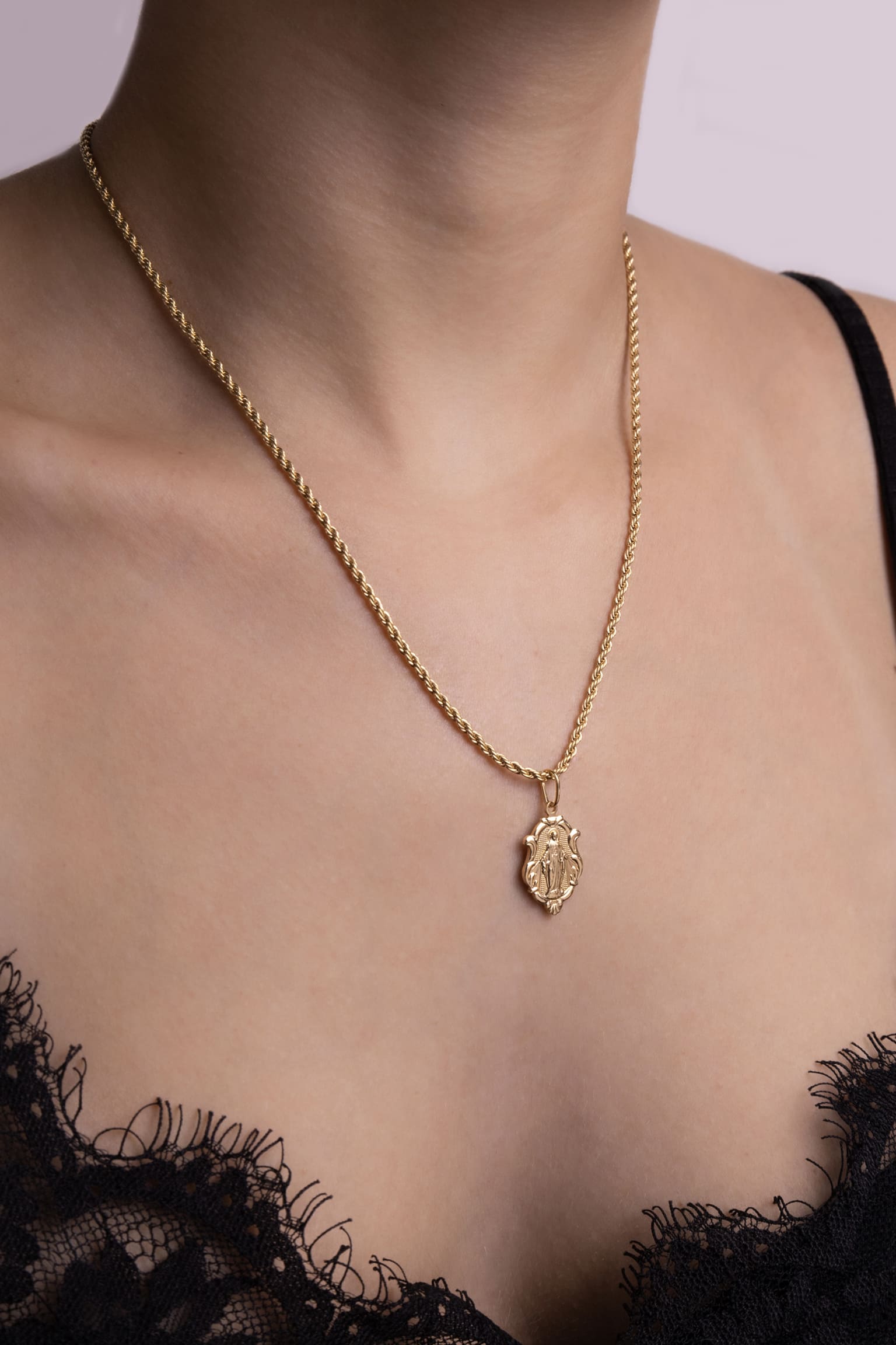 Cadena Lazo en Oro laminado 18k Para Dama