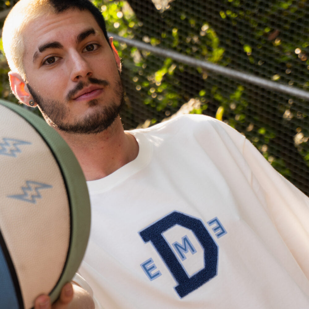 Camiseta College