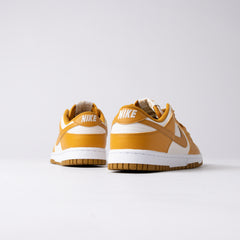 Nike Dunk Low Next Nature Phantom Gold Suede (Talla de mujer)