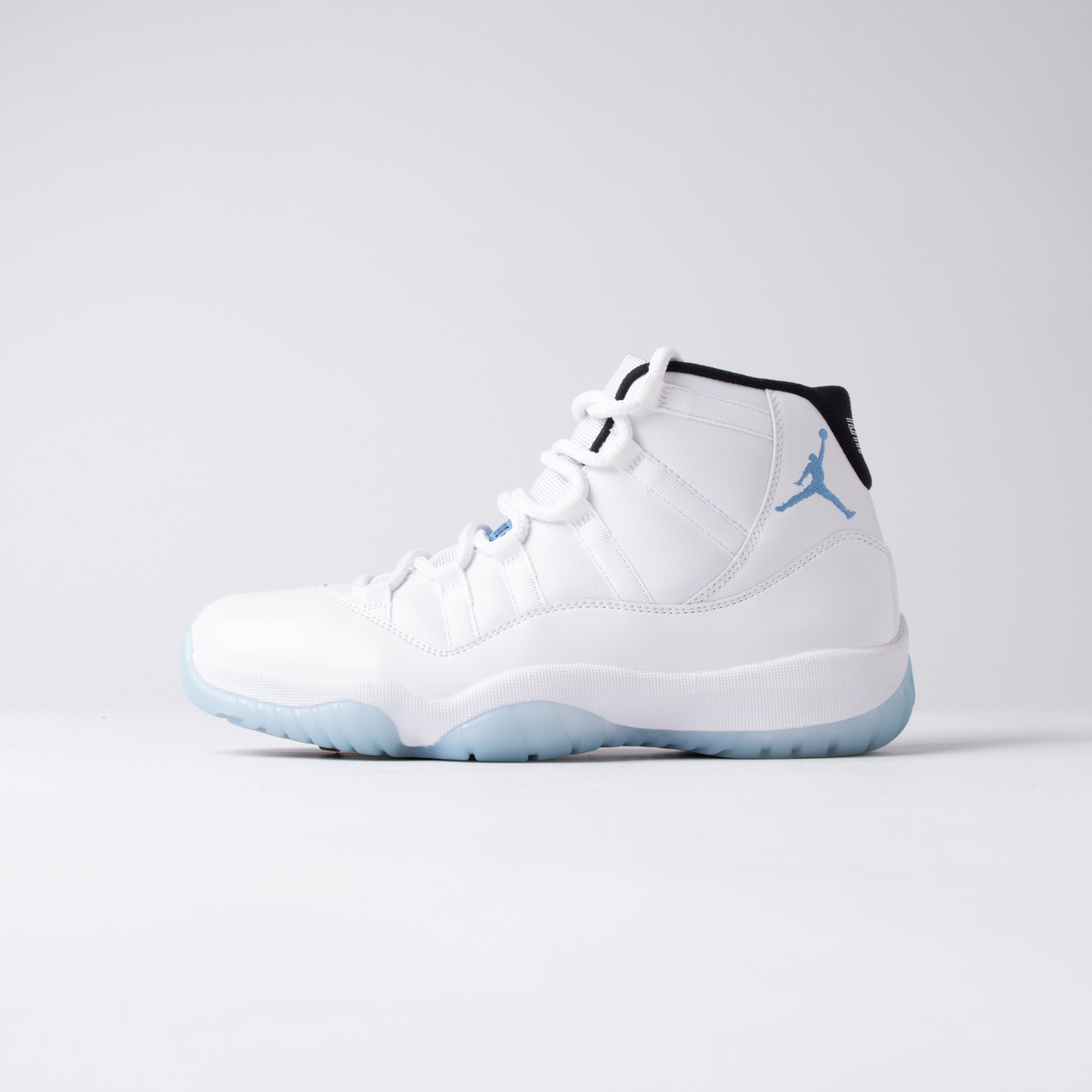 Air Jordan 11 Retro Legend Blue