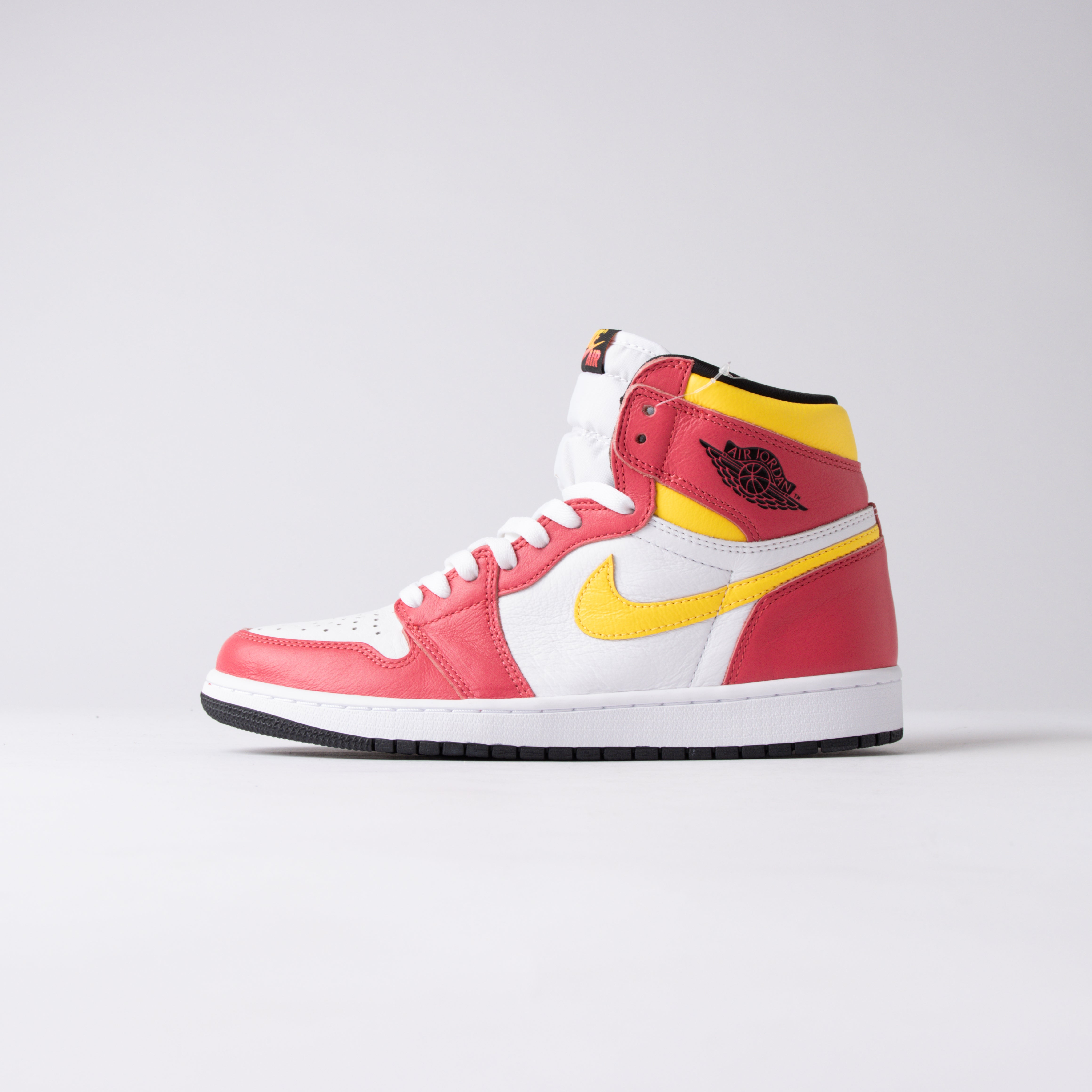 Air Jordan 1 Retro High OG 'Light Fusion Red'