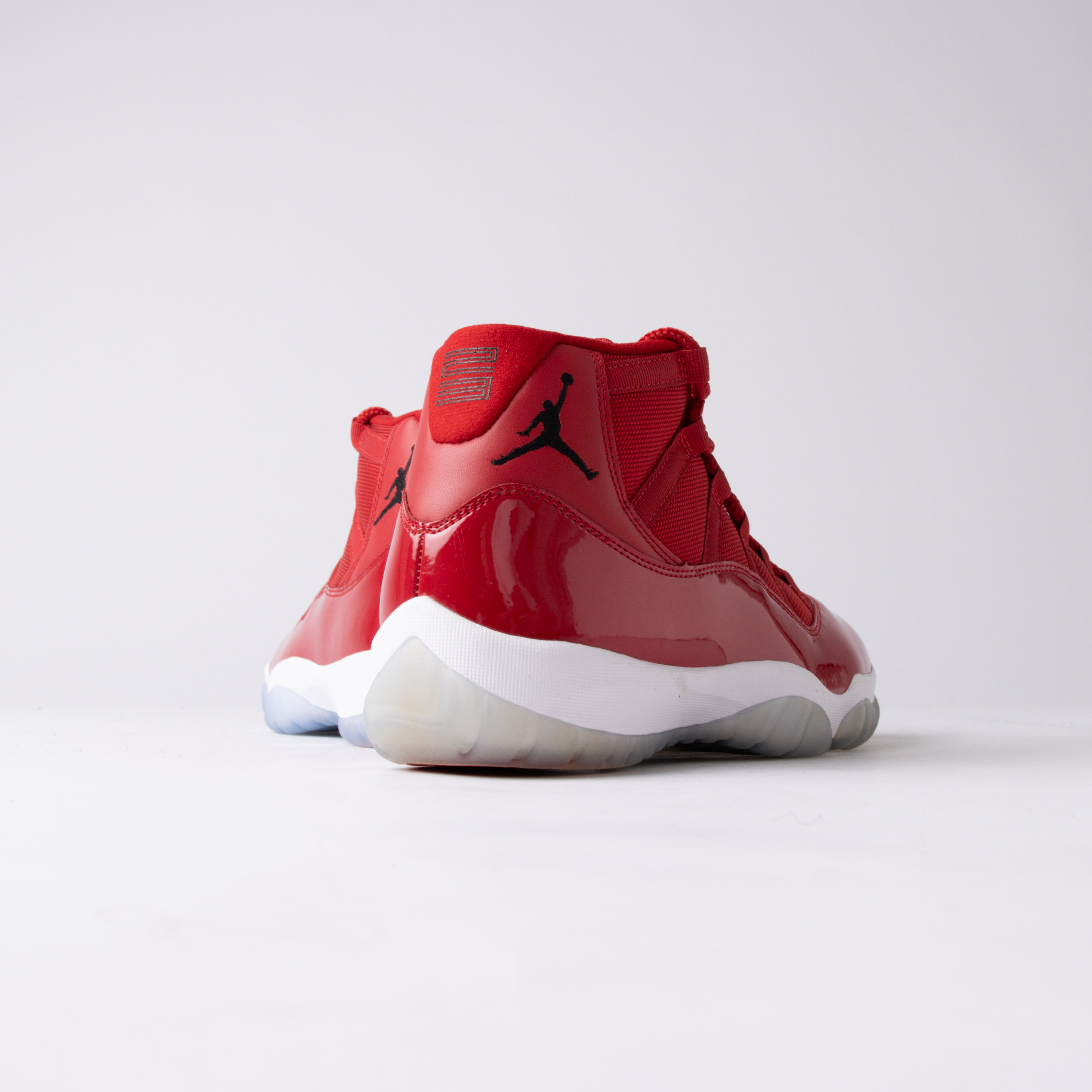 Air Jordan 11 Retro High Win Like '96 Red (Par de Exhibición)
