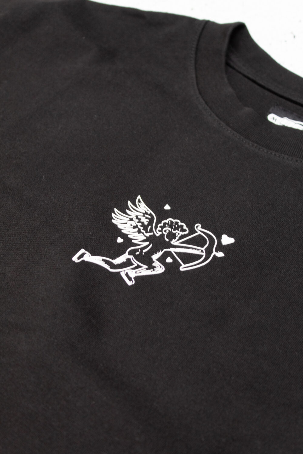 Camiseta Love Is Not Forever