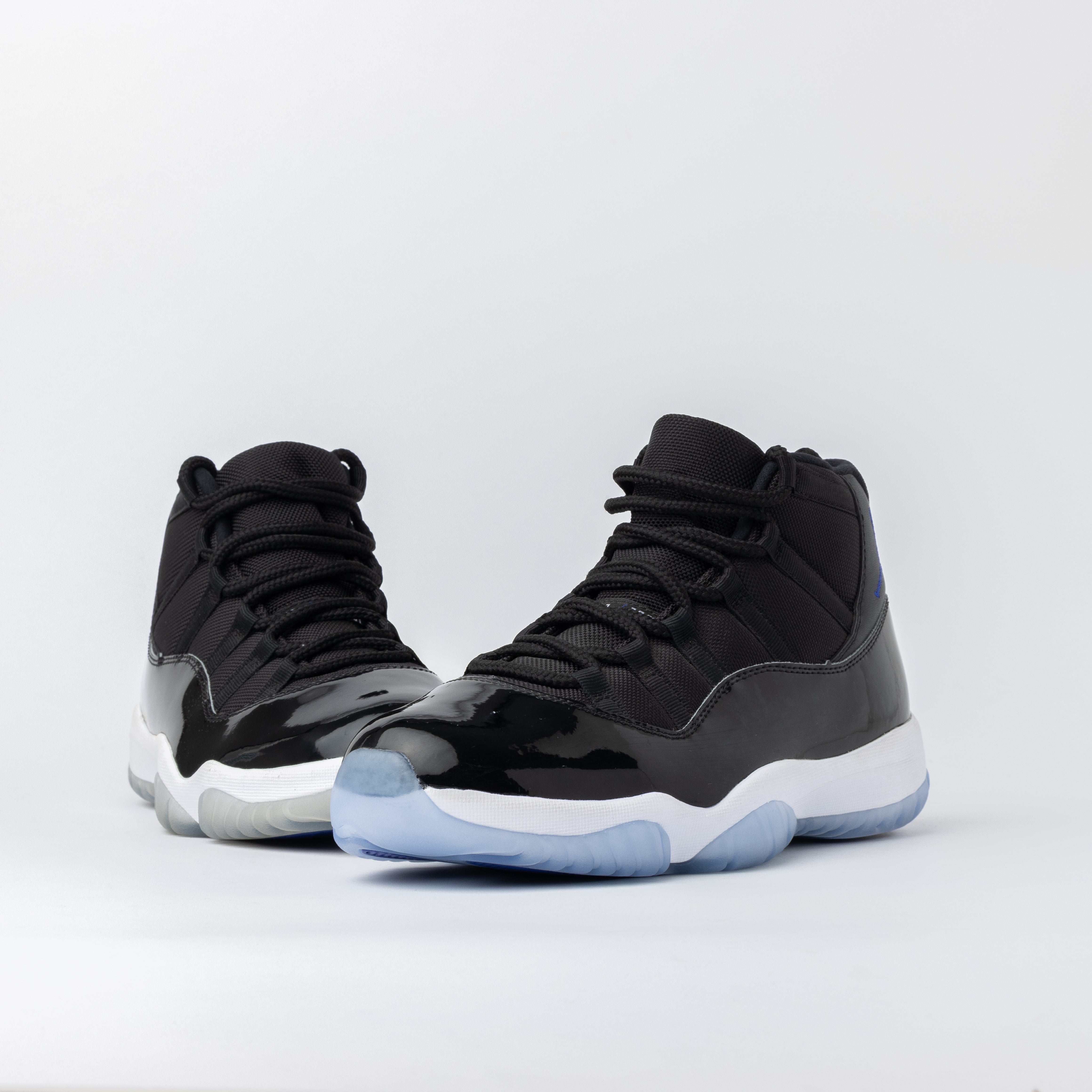 Air Jordan 11 Retro 'Space Jam' 2016 (Par de Exhibición)