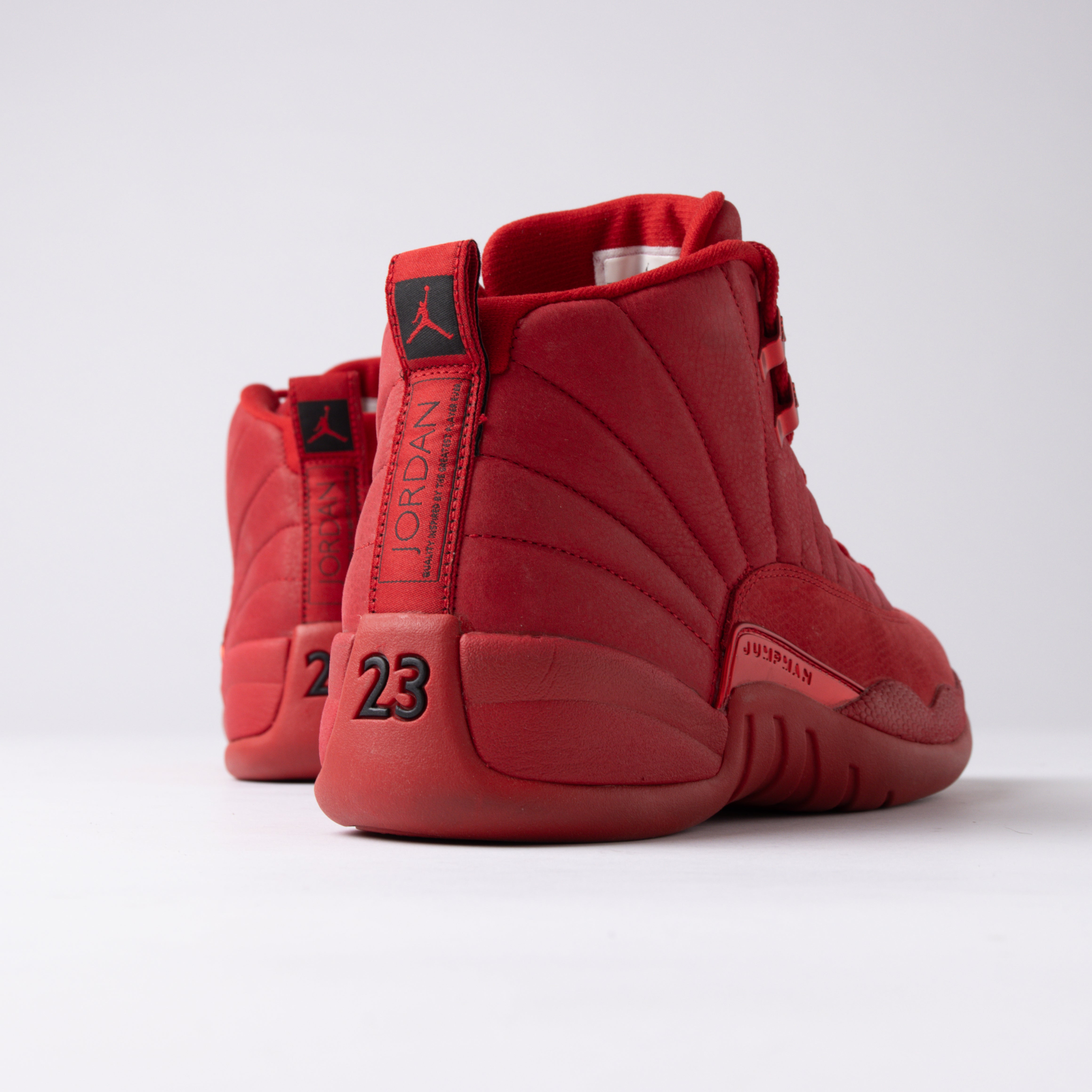 Jordan 12 Retro 'Gym Red' (Par de Exhibición)