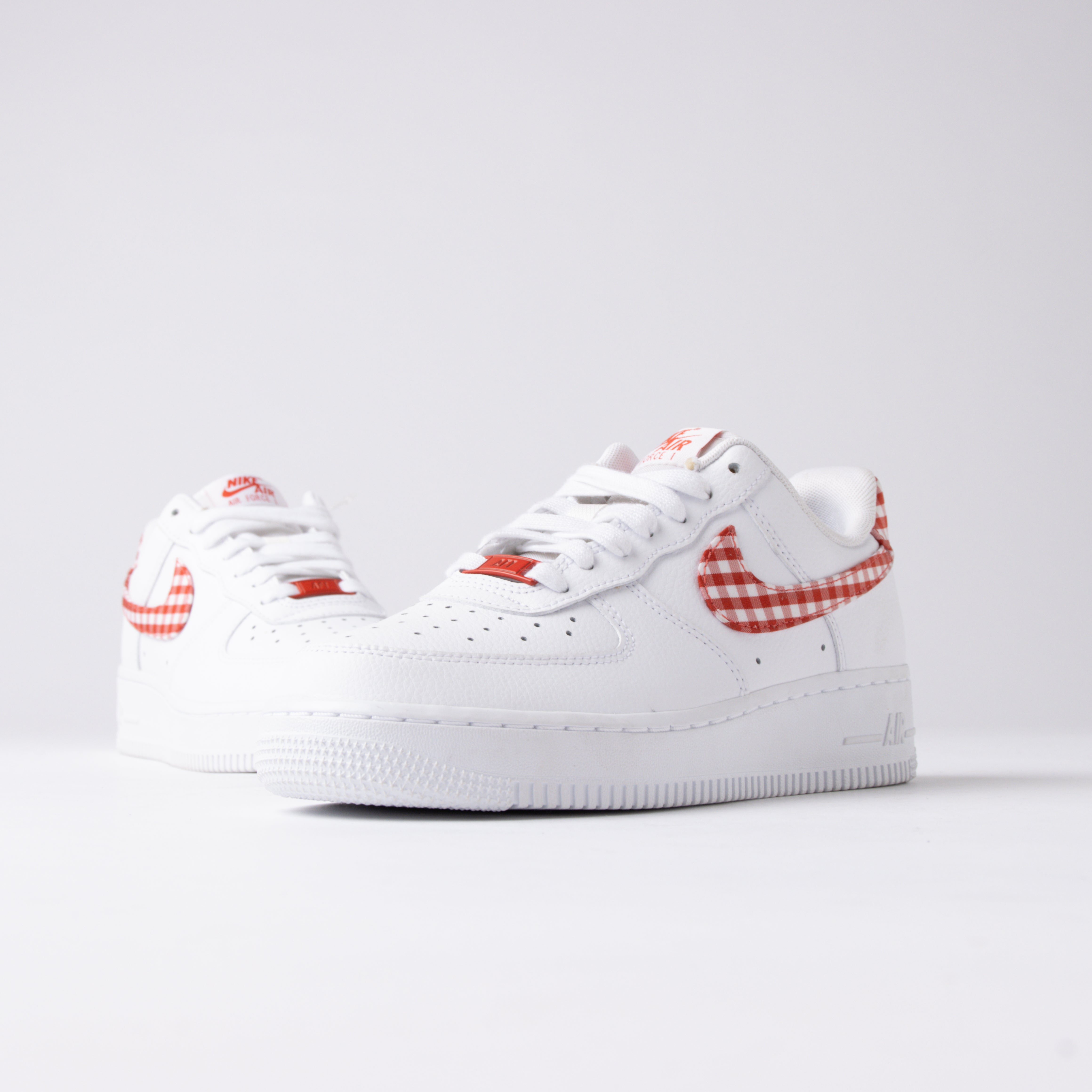 Nike Air Force 1 Low '07 Essential Blanco Mystic Rojo Gingham (Talla de mujer)
