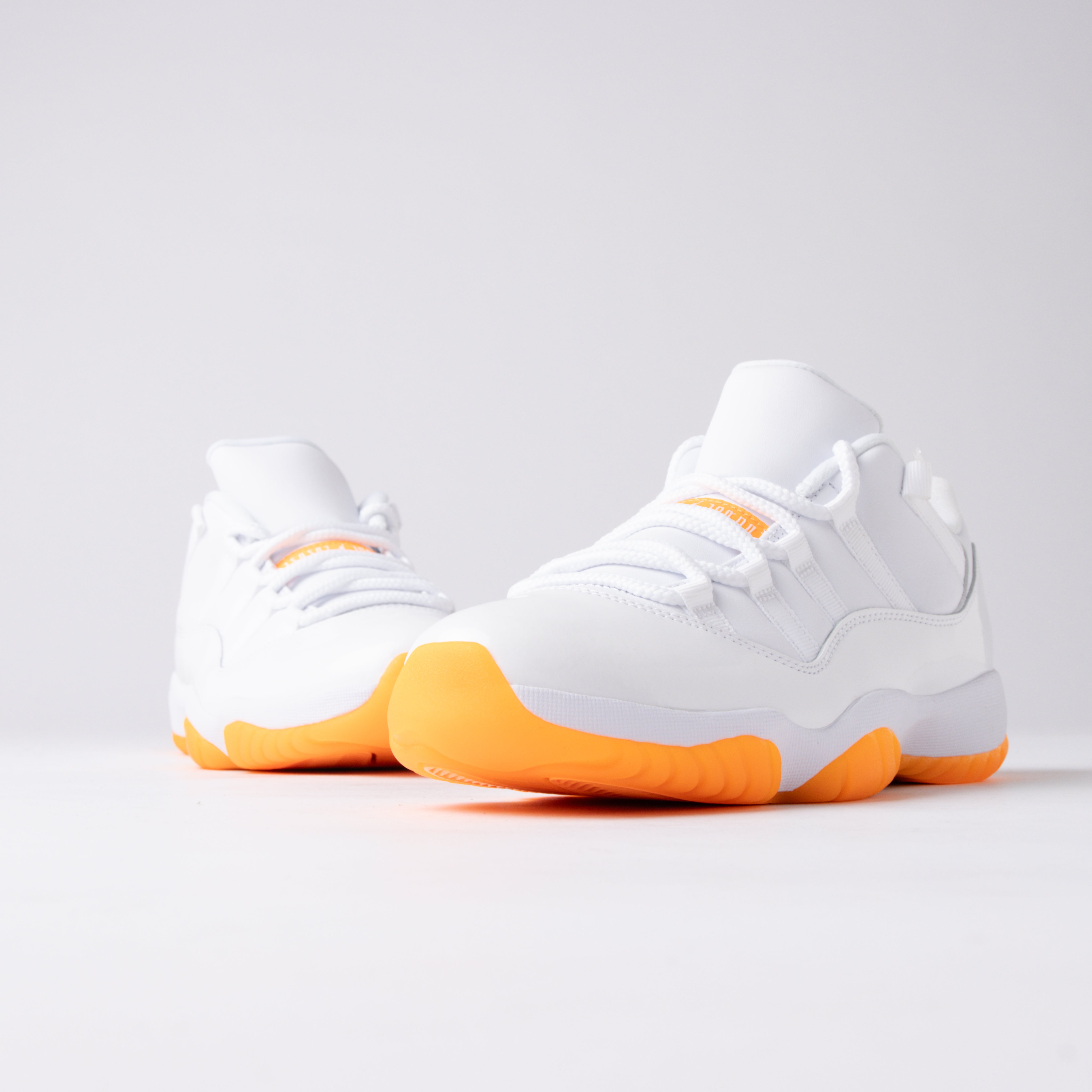 Air Jordan 11 Retro Low 'Bright Citrus' (Talla de mujer)
