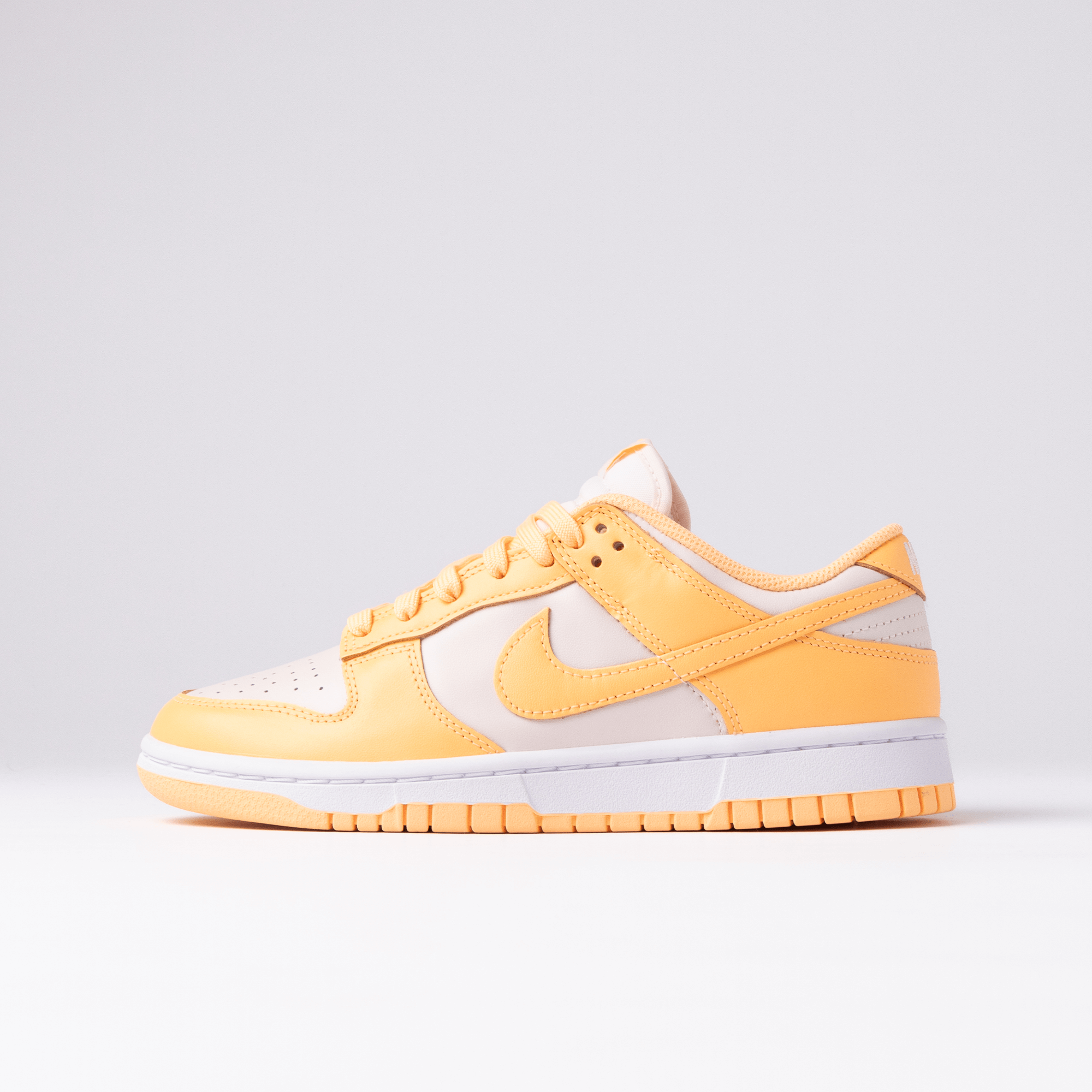 Nike Dunk Low Peach Cream (Talla de mujer)