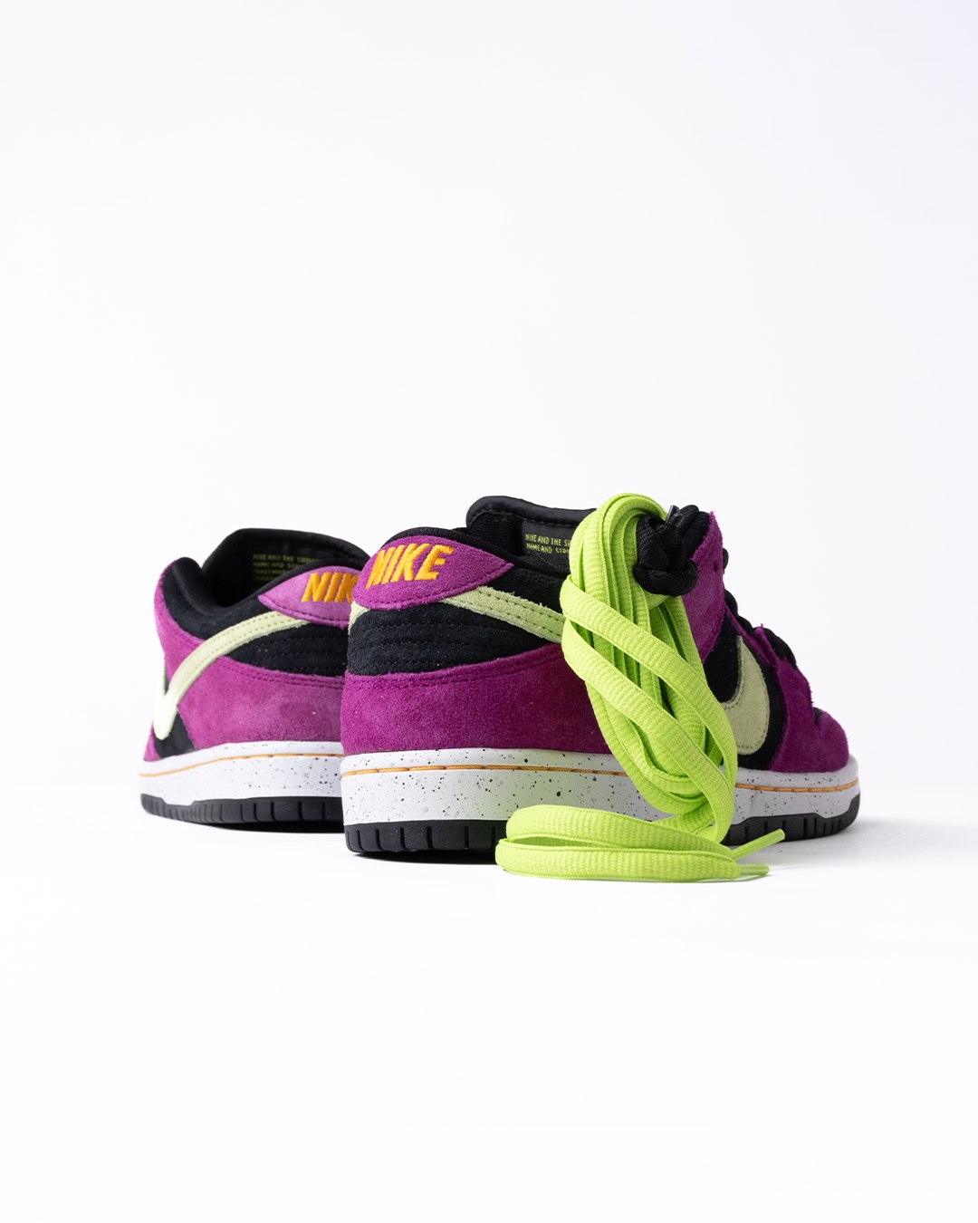 Nike Dunk SB Low Pro ACG 'Terra Red Plum' (Par de Exhibició)